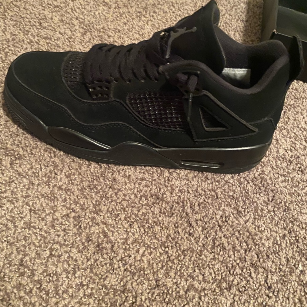 Jordan 4 black cat used, new, in great shape